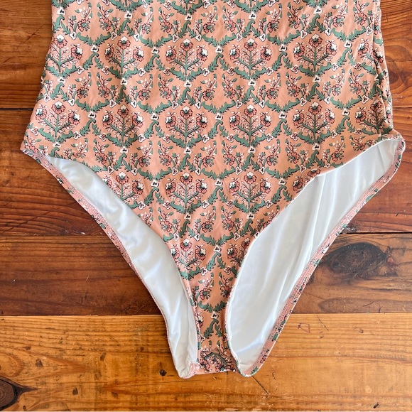 Roller Rabbit Batik Print Women’s One Piece Swimwear - Picture 2 of 6